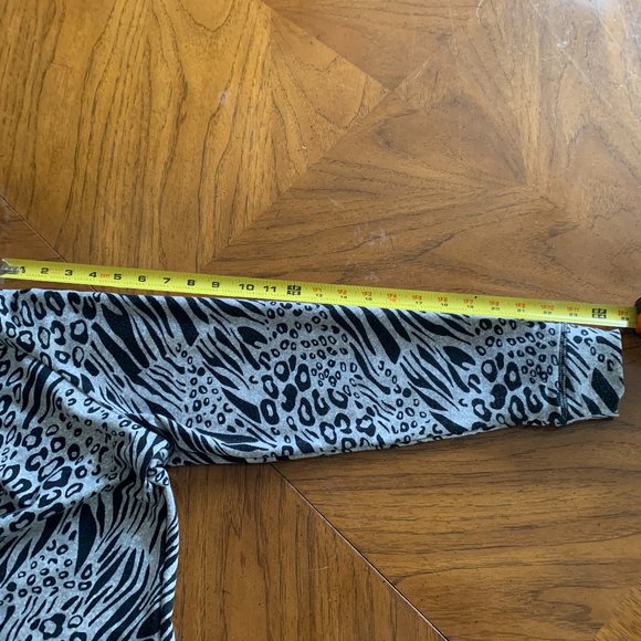 sz PM C D PETITES gray animal print pullover hoodie, CD petites, C.D. - Picture 7 of 7